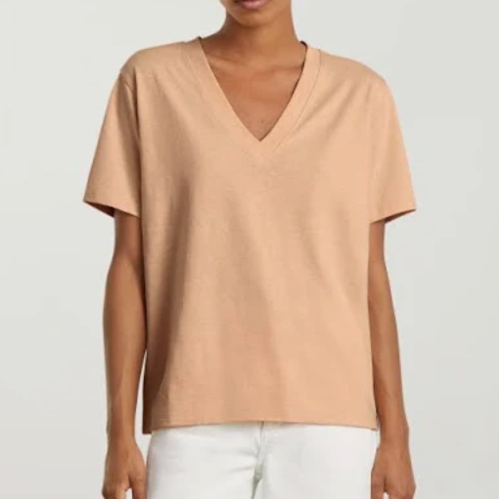 Everlane Vintage V-neck Hemp Tee in Peach